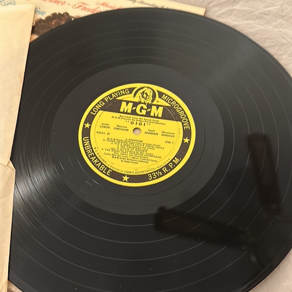 Gigi Musical Soundtrack Vinyl Record - Picture 10 of 12